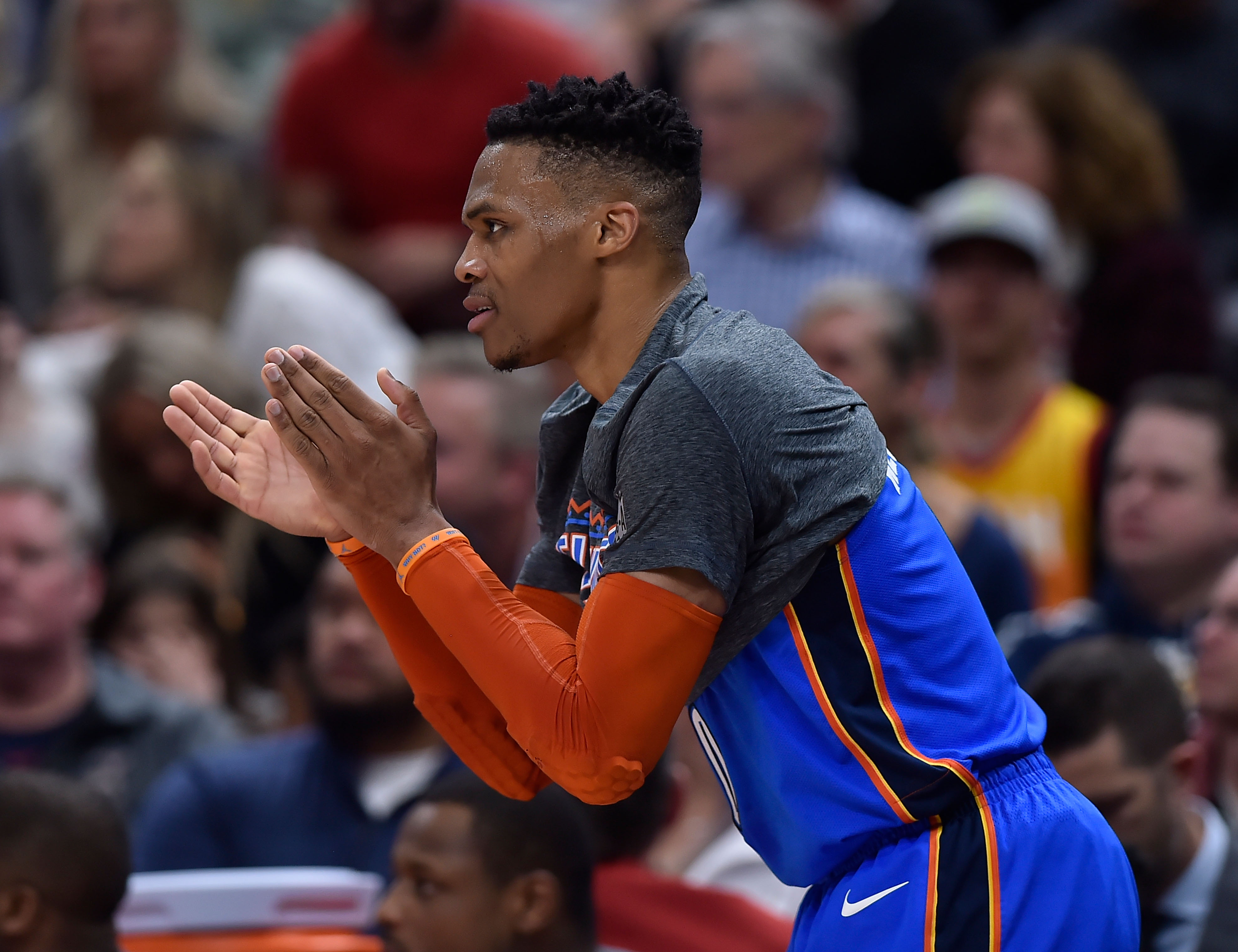 受采访时也 受采访时也